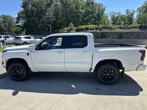 New 2026 Nissan Frontier SV w/ SV Convenience Package AWD/4WD image 2