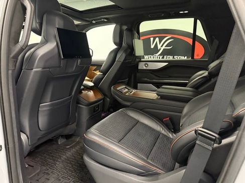 Used 2025 Lincoln Navigator Black Label image 17