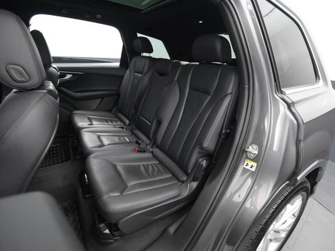Used 2021 Audi Q7 3.0T Premium image 33