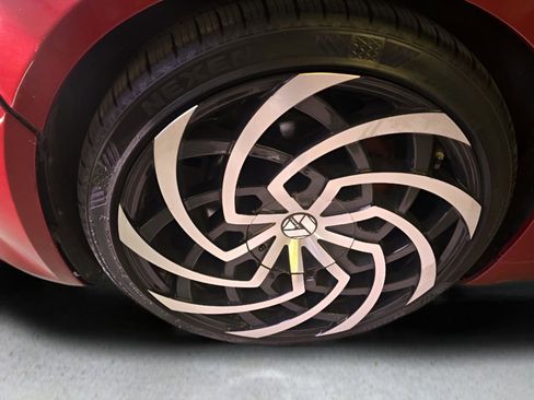 Used 2017 Alfa Romeo Giulia Ti w/ TI 19" Sport Package image 12