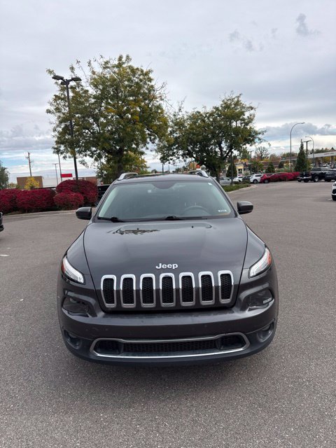 Used 2015 Jeep Cherokee Limited w/ Luxury Group FWD image 2