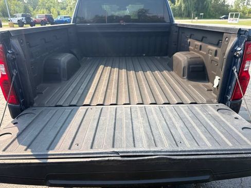 Used 2022 Chevrolet Silverado 1500 LT AWD/4WD image 31