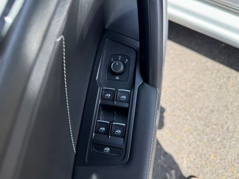 Used 2023 Volkswagen Tiguan SE R-Line AWD/4WD image 14
