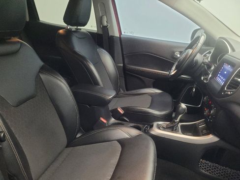 Used 2019 Jeep Compass Latitude FWD image 21
