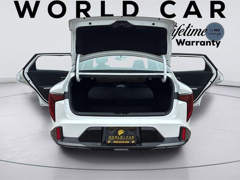 New 2025 Kia K4 GT-Line image 10