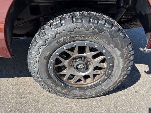 Used 2015 Ford F150 XLT image 11