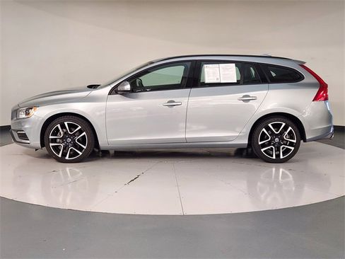 Used 2018 Volvo V60 T5 Dynamic w/ Vision Package image 5