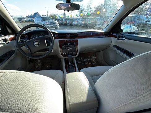 Used 2008 Chevrolet Impala LT image 11