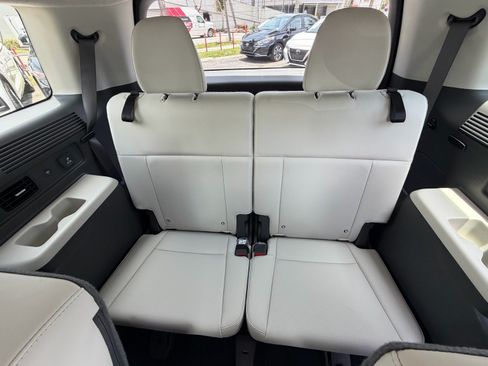 Used 2025 Hyundai Santa Fe Calligraphy FWD image 14