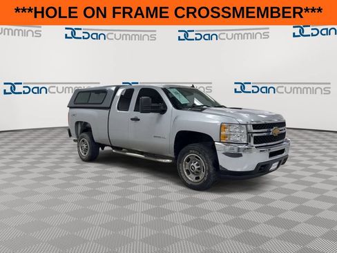 Used 2013 Chevrolet Silverado 2500 W/T AWD/4WD image 2