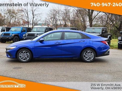 Used 2024 Hyundai Elantra SEL image 4