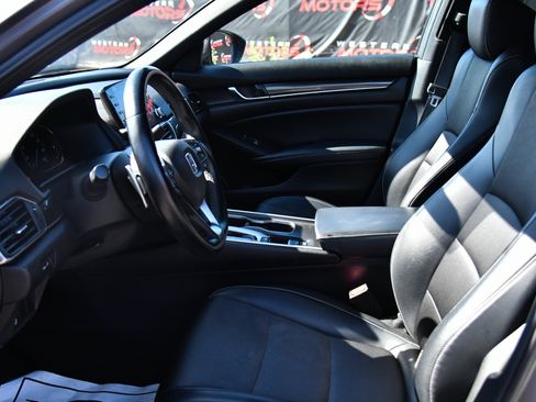 Used 2018 Honda Accord Sport image 17