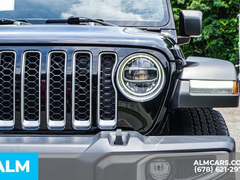 Used 2022 Jeep Gladiator Overland w/ LED Lighting Group AWD/4WD image 11