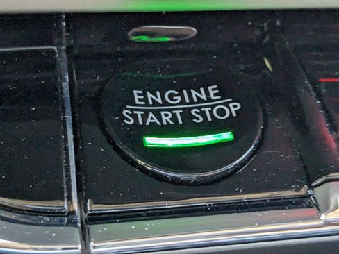 Certified 2023 Lincoln Nautilus Reserve image 32