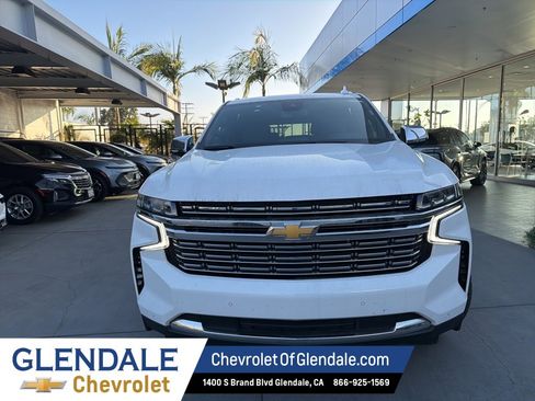 Used 2023 Chevrolet Suburban Premier image 2
