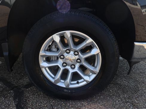 Used 2023 Chevrolet Silverado 1500 LT AWD/4WD image 19