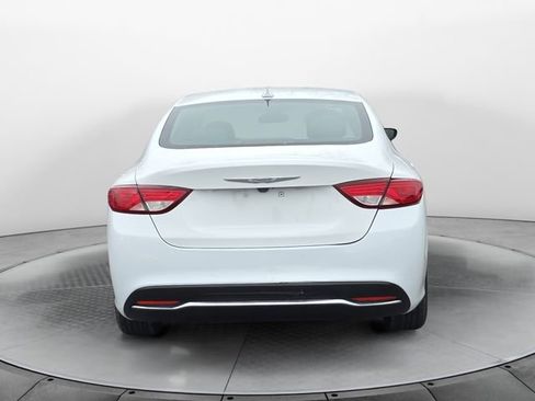 Used 2017 Chrysler 200 Limited Platinum image 4