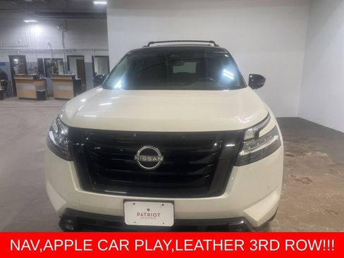 Used 2023 Nissan Pathfinder SL w/ Lighting Package (N92) image 10