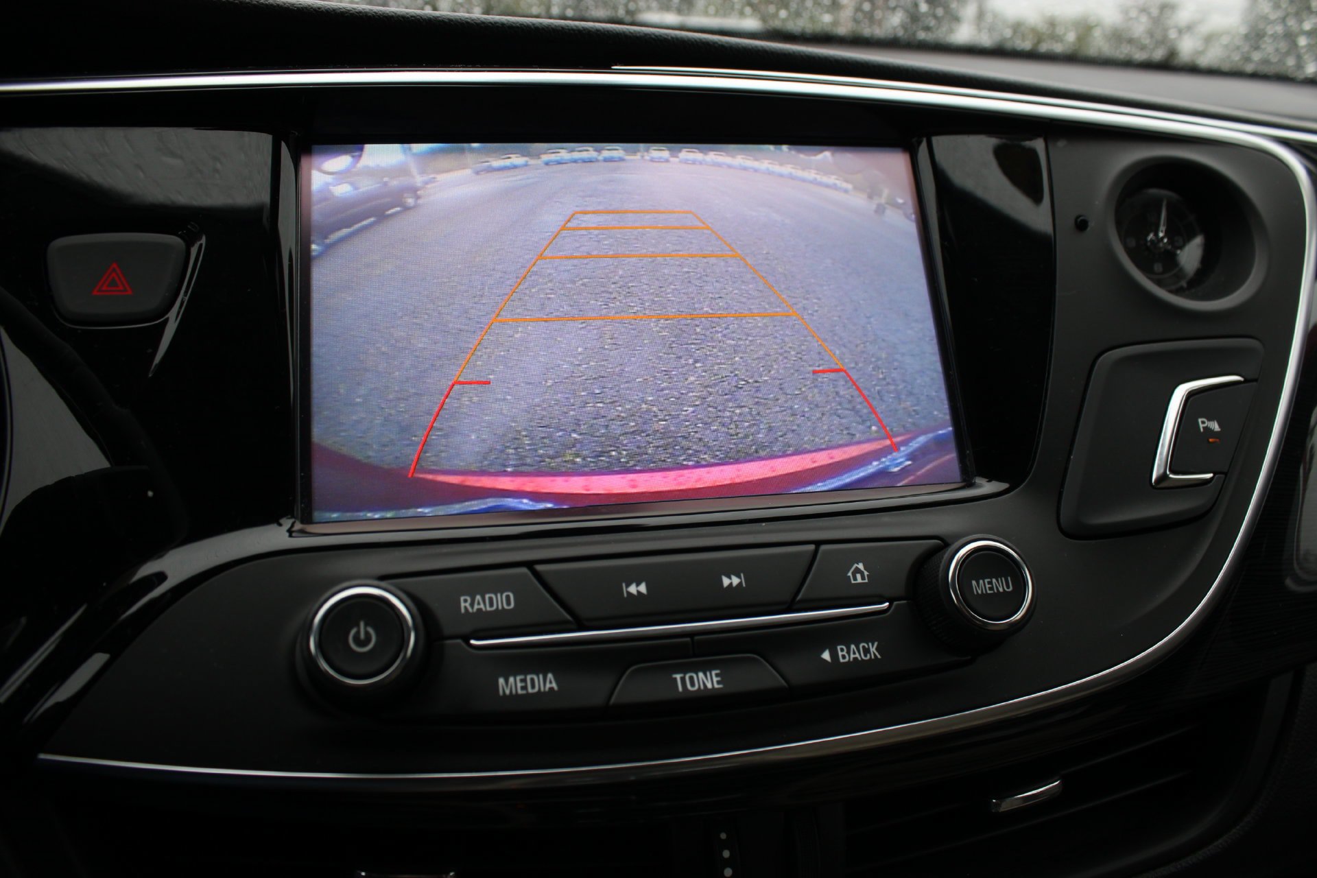 Used 2018 Buick Envision Essence FWD image 38