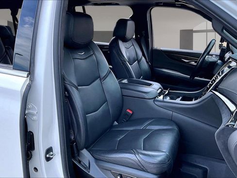 Used 2020 Cadillac Escalade ESV Platinum AWD/4WD image 7