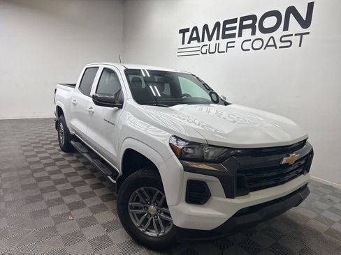 Used 2025 Chevrolet Colorado LT w/ Advanced Trailering Package RWD image 1