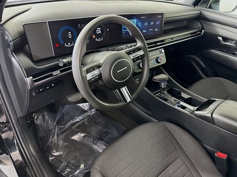 Used 2025 Hyundai Santa Cruz SE image 23
