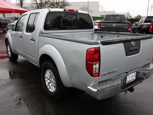 Used 2014 Nissan Frontier SV image 5