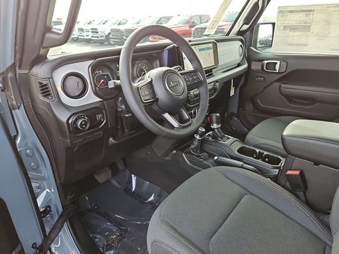 New 2026 Jeep Gladiator Sport image 17