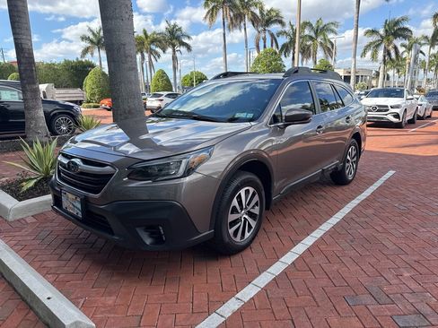 Used 2021 Subaru Outback Premium image 2