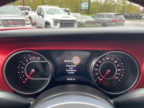 Used 2021 Jeep Gladiator Rubicon w/ Cold Weather Group AWD/4WD image 16