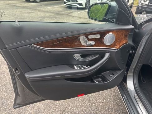Used 2018 Mercedes-Benz E 300 image 13