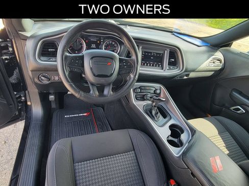 Used 2019 Dodge Challenger SXT RWD image 10