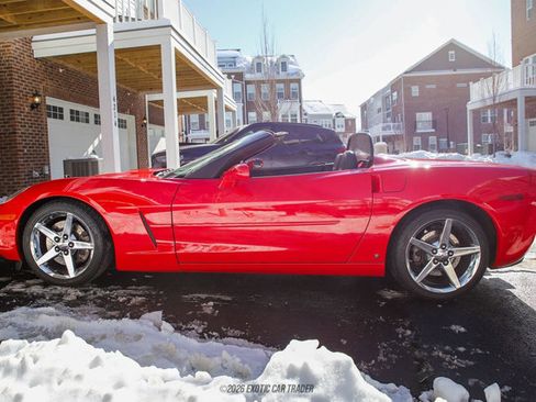 Used 2007 Chevrolet Corvette Convertible w/ Preferred Equipment Group image 3