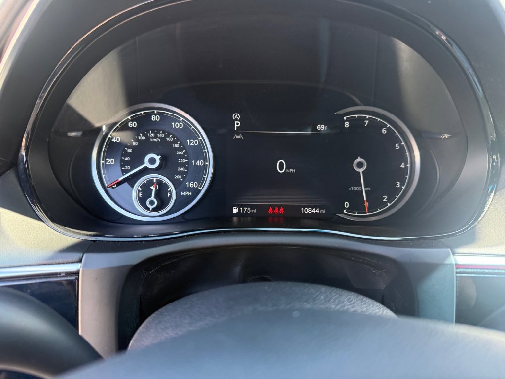 Used 2025 Genesis GV70 3.5T Sport AWD/4WD image 14