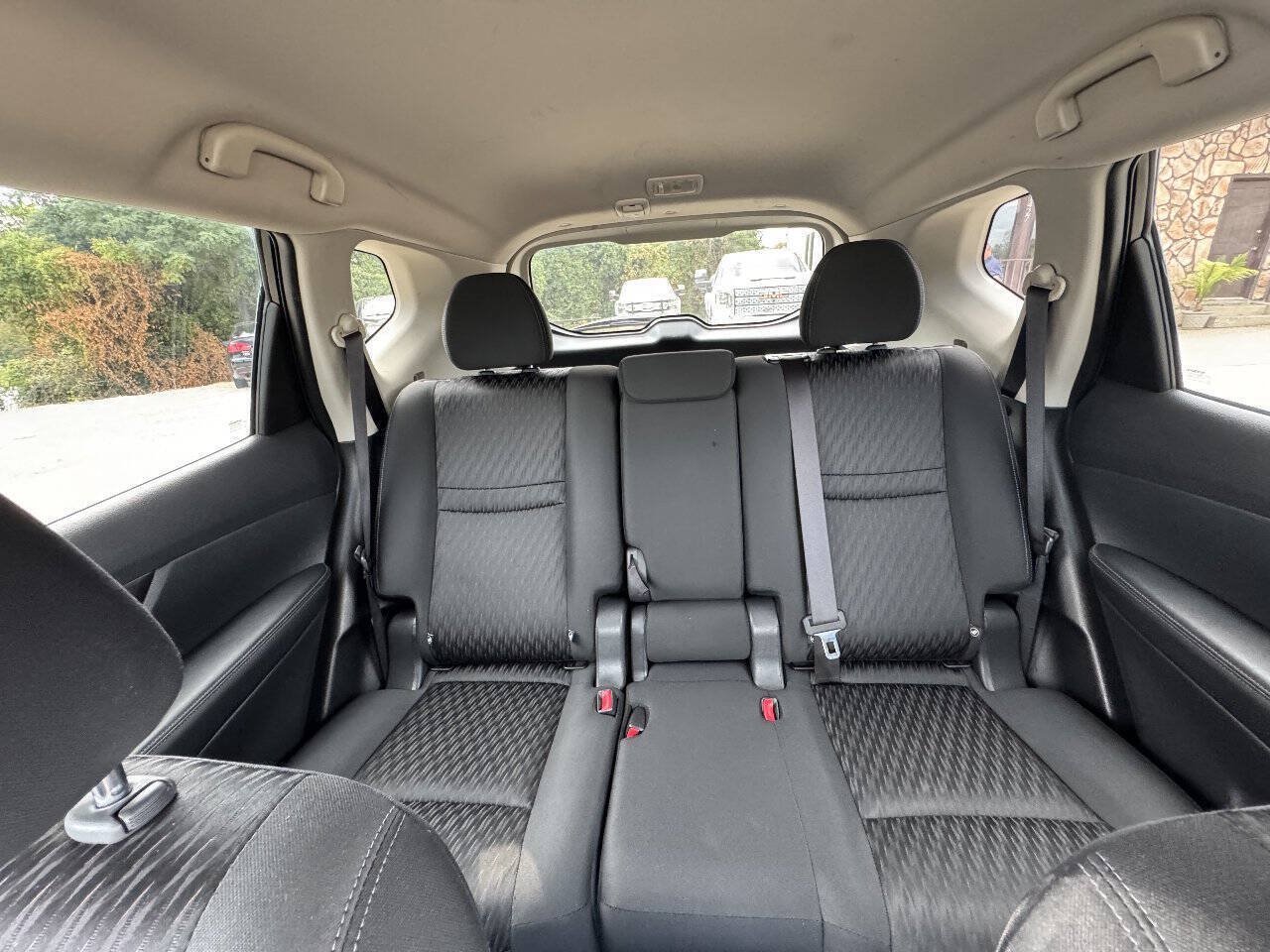 Used 2020 Nissan Rogue SV AWD/4WD image 27