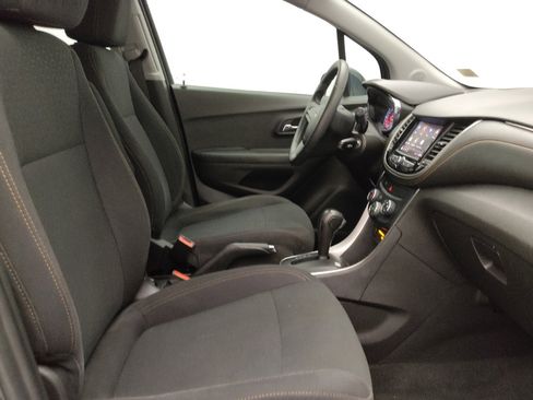 Used 2020 Chevrolet Trax LS w/ LPO, Cargo Package FWD image 21