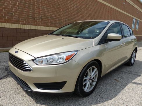 Used 2018 Ford Focus SE FWD image 6