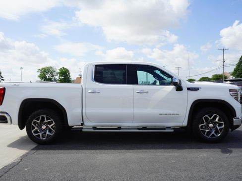Used 2024 GMC Sierra 1500 SLT w/ SLT Premium Package AWD/4WD image 6
