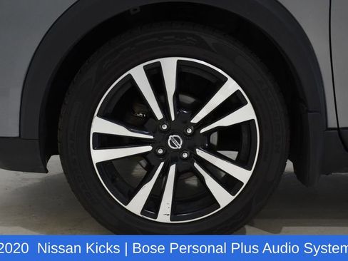 Used 2020 Nissan Kicks SR w/ SR Premium Package FWD image 6