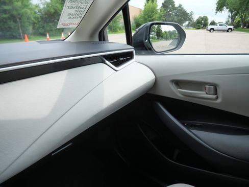 Used 2024 Toyota Corolla LE FWD image 33