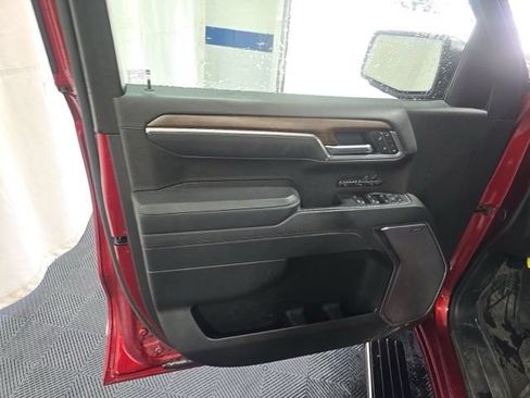 Used 2025 Chevrolet Silverado 1500 High Country AWD/4WD image 13