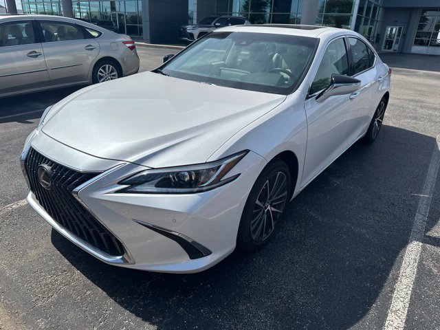 Used 2025 Lexus ES 350 w/ Premium Package FWD image 6