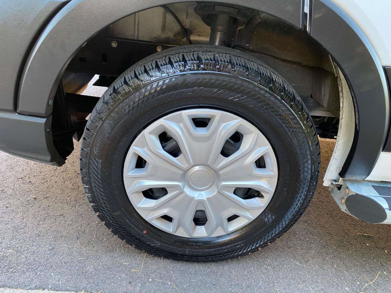 Used 2025 Ford Transit 250 Low Roof w/ Exterior Upgrade Package RWD image 24