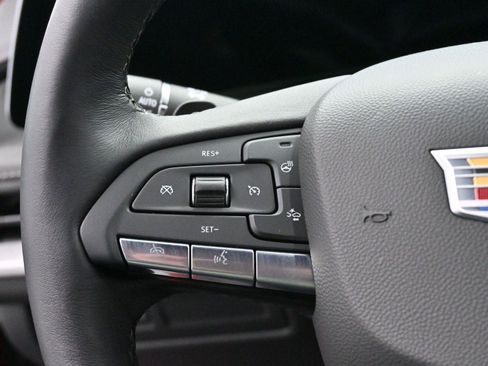 Used 2025 Cadillac XT4 Premium Luxury image 18