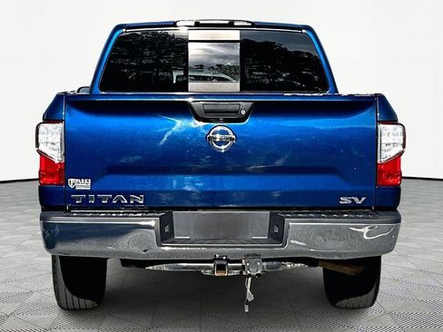 Used 2019 Nissan Titan SV image 7