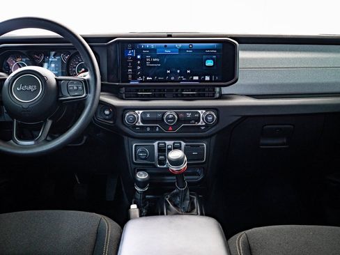 Used 2025 Jeep Wrangler Sport image 31