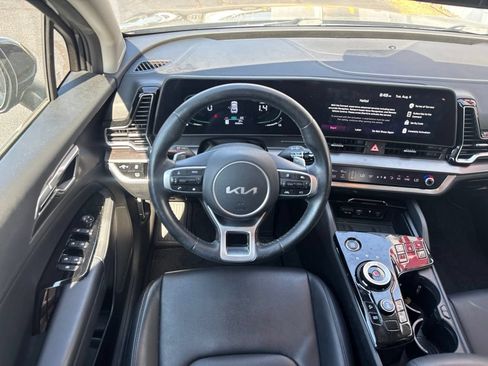 Used 2023 Kia Sportage EX AWD/4WD image 3
