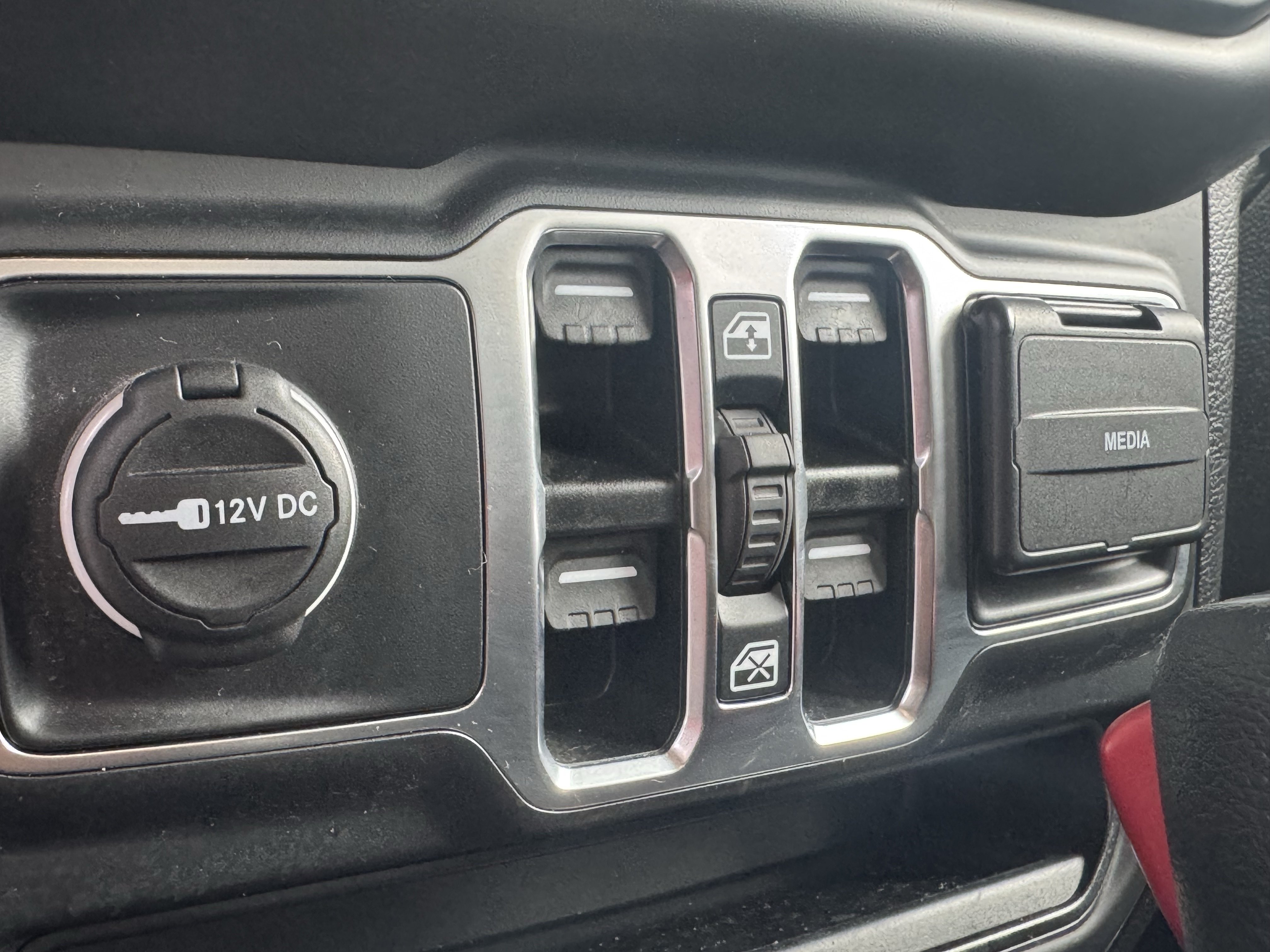 Used 2023 Jeep Wrangler Unlimited Sport AWD/4WD image 16