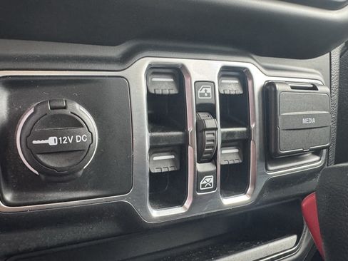 Used 2023 Jeep Wrangler Unlimited Sport AWD/4WD image 16