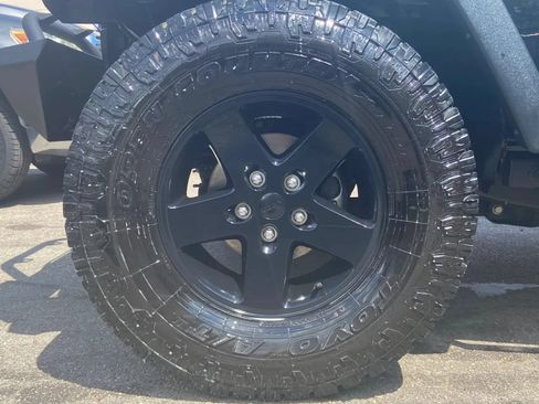Used 2016 Jeep Wrangler Sport AWD/4WD image 15